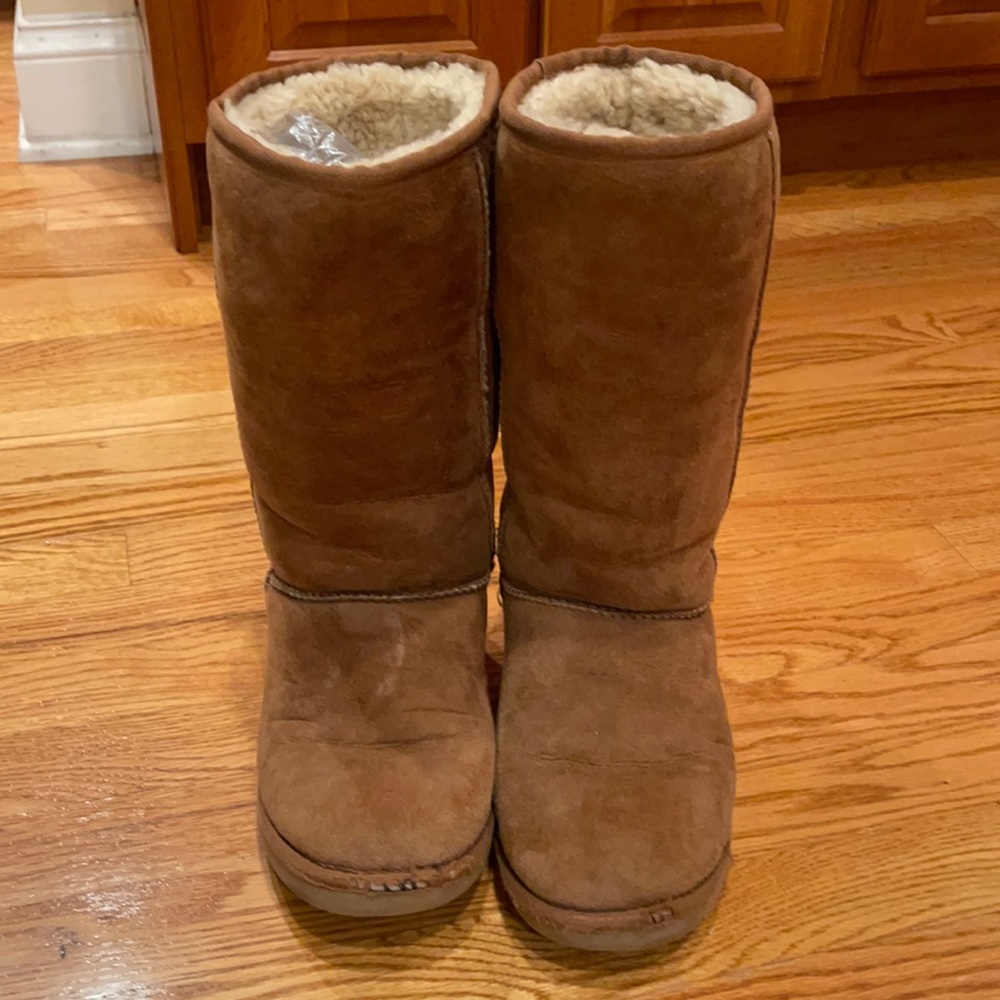 Ugg’s size 8